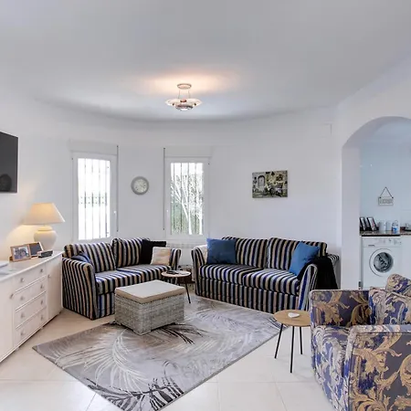 Detached Eagle With 3 Bedrooms