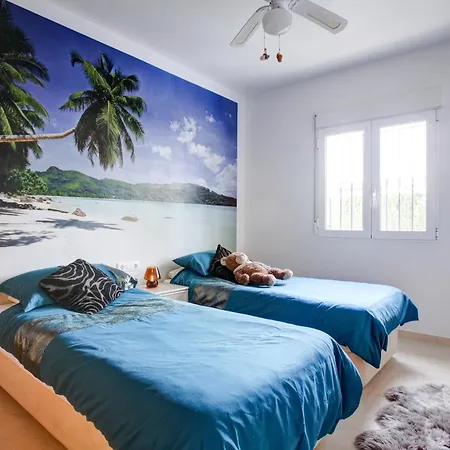 Detached Eagle With 3 Bedrooms فيلة Muntanya la Sella