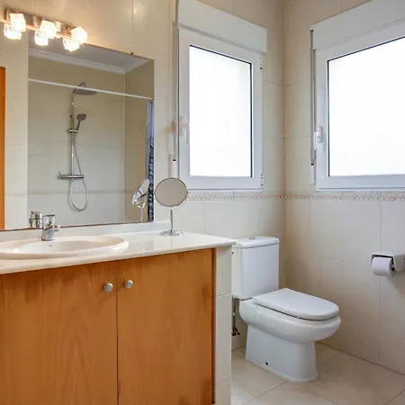 Detached Eagle With 3 Bedrooms فيلة