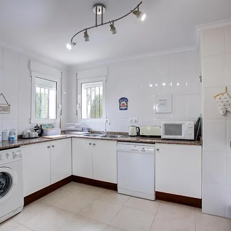 Detached Eagle With 3 Bedrooms *