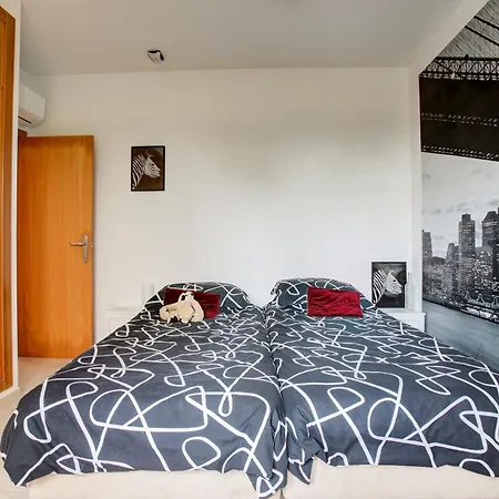 Detached Eagle With 3 Bedrooms فيلة