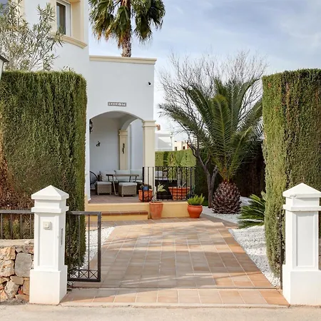 Detached Eagle With 3 Bedrooms Vila *